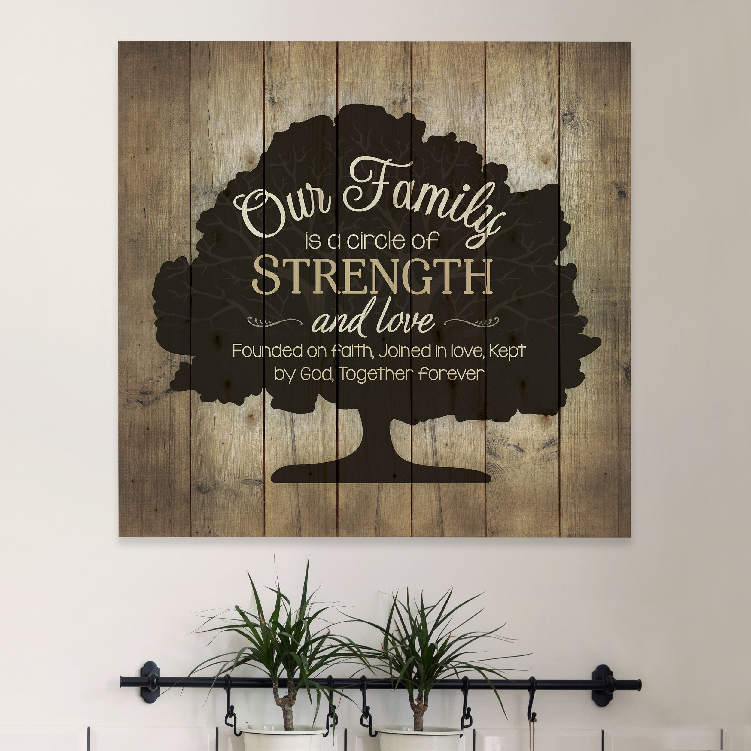 Our Family Is A Circle of Strength & Love Pallet Décor
